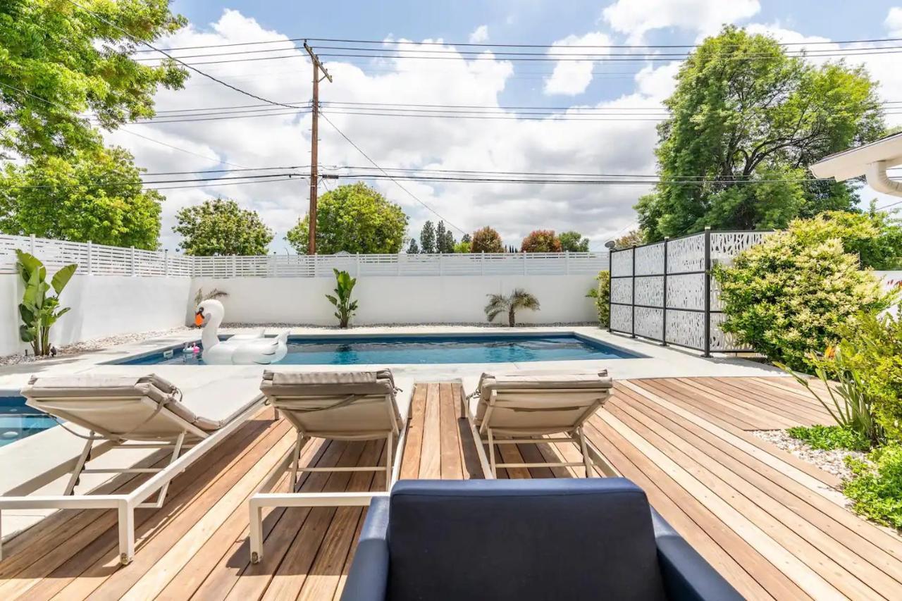 New Luxury Entertaining House With Pool Sauna Tesla Charger Pets Сasa de vacaciones Los Ángeles