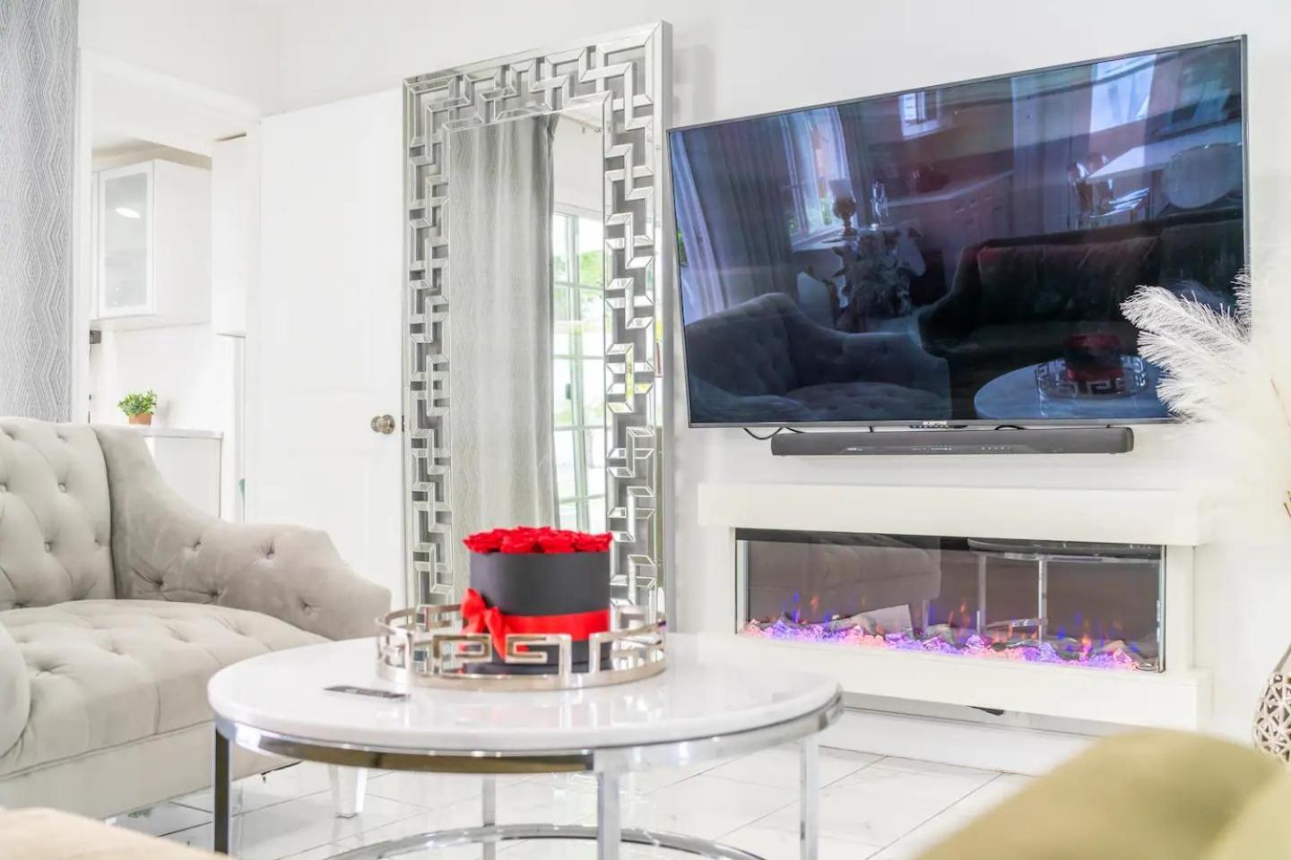 New Luxury Entertaining House With Pool Sauna Tesla Charger Pets * Los Ángeles